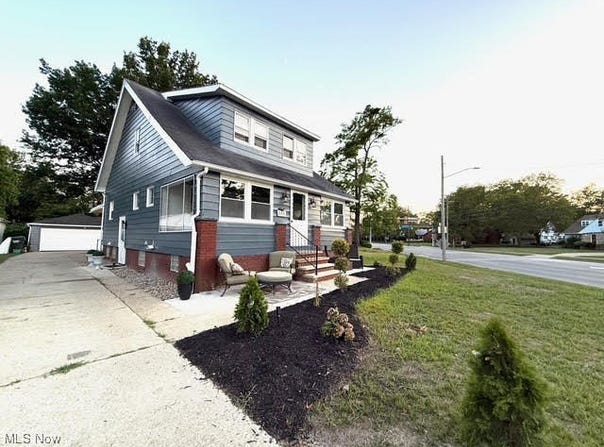 21430 Lakeshore Boulevard, Euclid, OH 44123