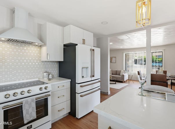 1502 E HATCHER Road, Phoenix, AZ 85020