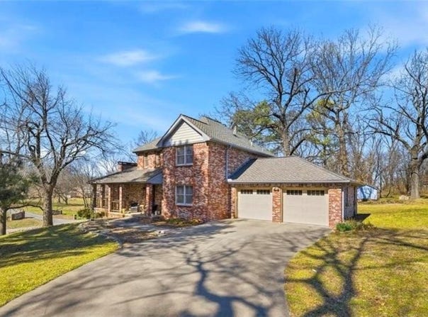 916 E 27th Street, Baxter Springs, KS 66713