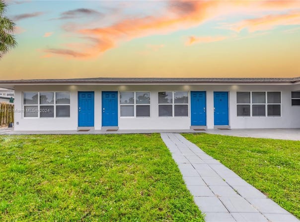 2748 NE 32nd St, Fort Lauderdale, FL 33306