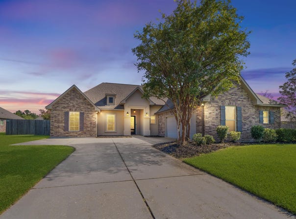 13837 Cobblestone Dr, Denham Springs, LA 70726