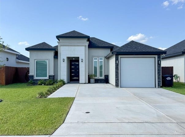 1313 W Dawes Avenue W, Alton, TX 78573