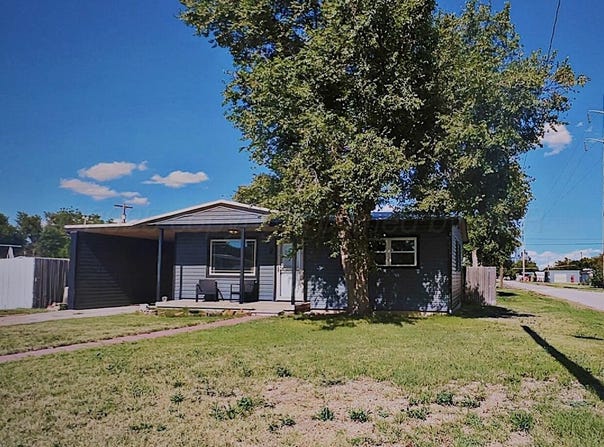 2 N HARVARD Street, Perryton, TX 79070