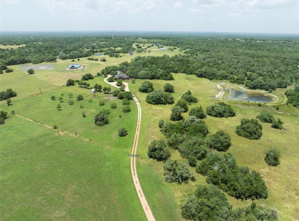 900 Schulze RD, Schulenburg, TX 78949