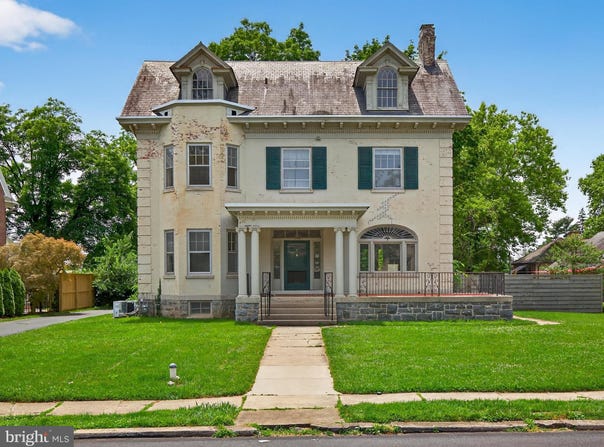 1070 WHEATLAND AVENUE, LANCASTER, PA 17603