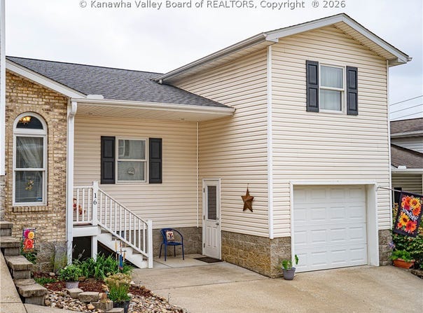 16 Marie Drive, Hurricane, WV 25526