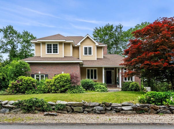 38 Farmington Road, Nashua, NH 03060