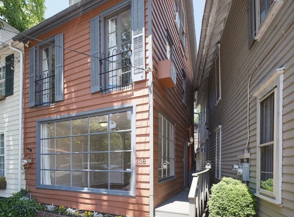 38 W FERRY STREET, NEW HOPE, PA 18938