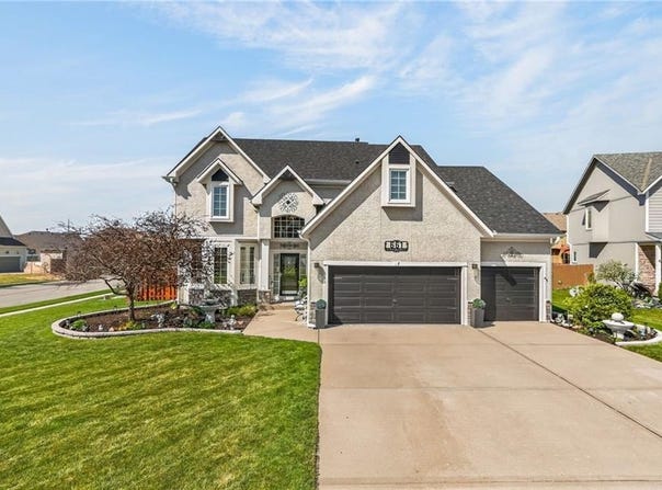661 N Poplar Circle, Gardner, KS 66030