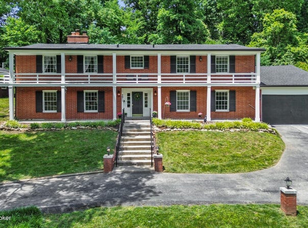 2911 Seneca Park Rd, Louisville, KY 40205