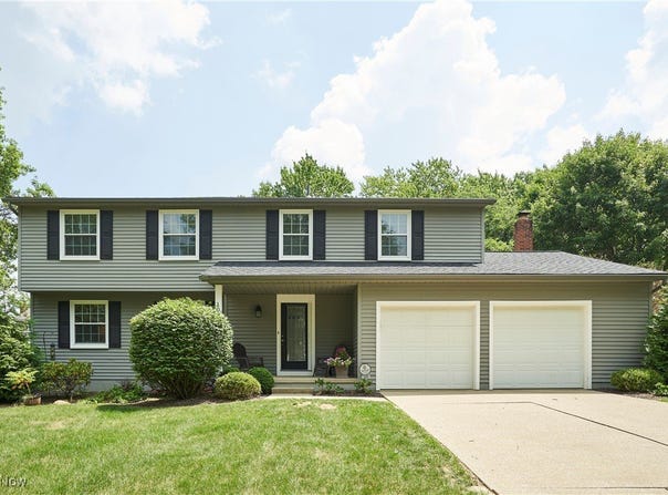 1085 Salton Drive, Akron, OH 44333