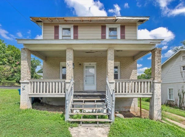 821 12Th ST NW, Roanoke, VA 24017