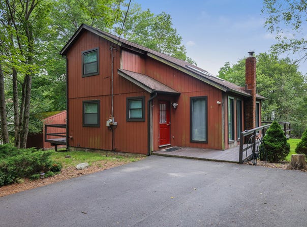 144 Island Drive, Long Pond, PA 18334