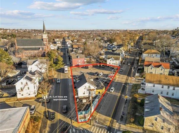 1039 Douglas Avenue, Providence, RI 02904