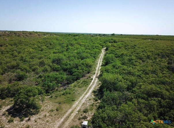 8439 FM 673, Beeville, TX 78102