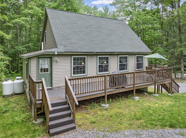 32 Kansas Road, Naples, ME 04055