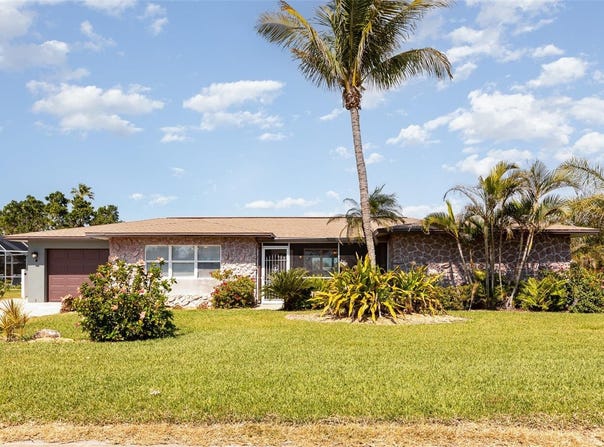 4 OAKLAND HILLS COURT, ROTONDA WEST, FL 33947