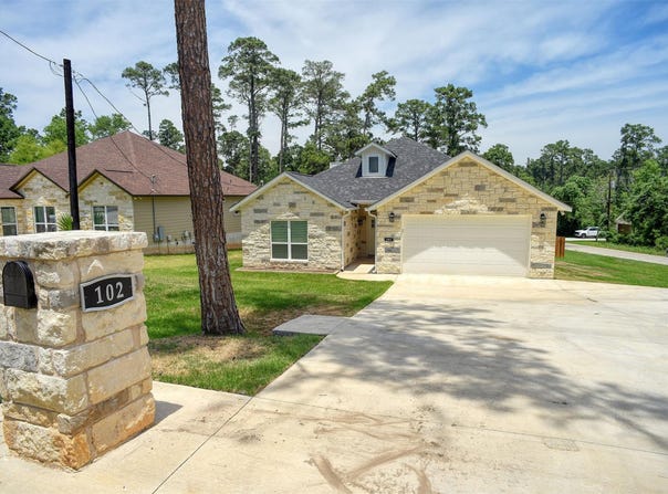 102 Kaena LN, Bastrop, TX 78602