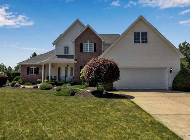 5220 Bridle Path Lane, Lewiston, NY 14092