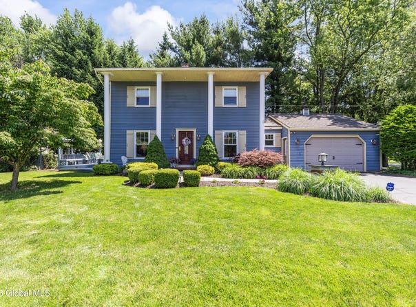2 Eddy Lane, East Greenbush, NY 12144