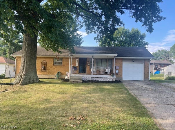 1822 Adams Street, Coshocton, OH 43812