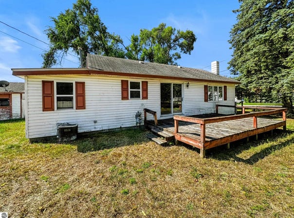 616 Cour Street, Clare, MI 48617