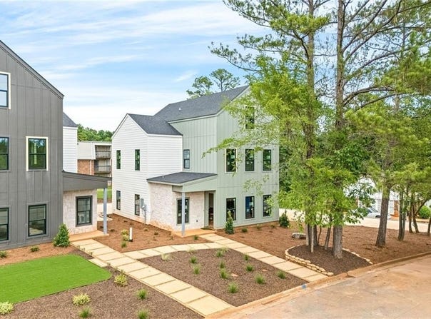 576 PRIDE AVENUE, AUBURN, AL 36830