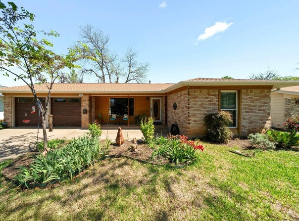 3202 Whiteway DR, Austin, TX 78757