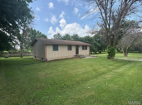110 Windmill Lane, Shelbina, MO 63468