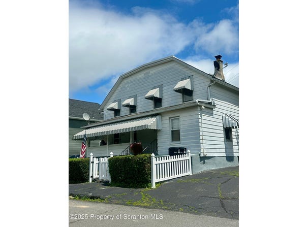 1040 Mark Avenue, Dunmore, PA 18510