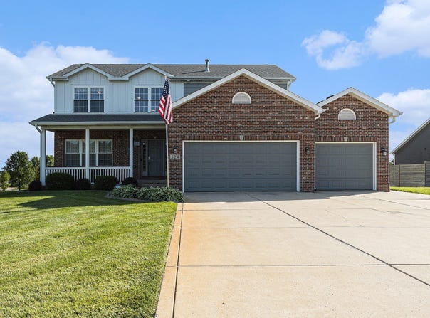 524 Scenic View Avenue, Valparaiso, IN 46385