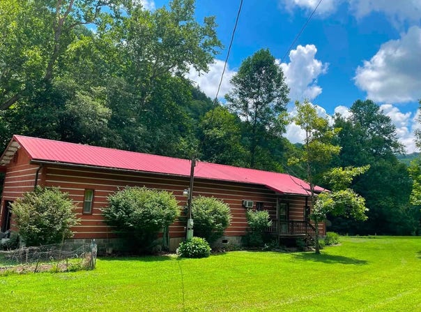 7656 Ivydale Rd, Clay, WV 25043