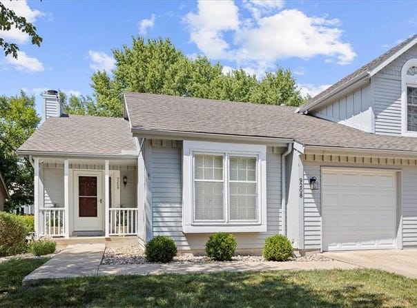 9208 W 121st Terrace, Overland Park, KS 66213