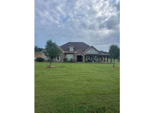 380 Falcon Rd, McAlester, OK 74501