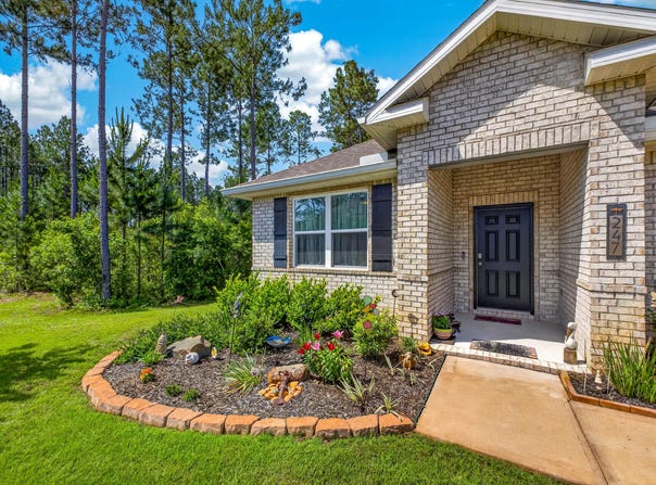 247 E Sky Way, Freeport, FL 32439