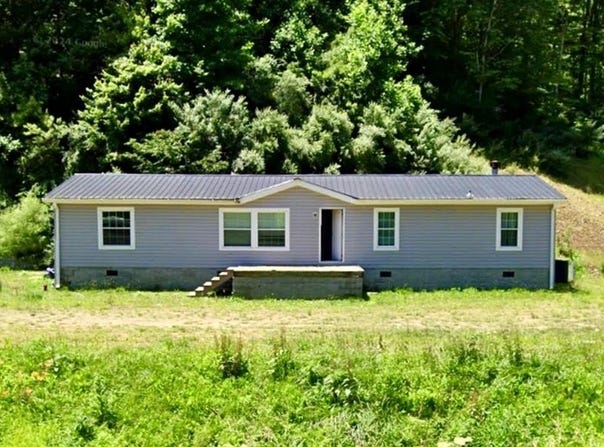 1244 Craft Creek Road, Salyersville, KY 41465