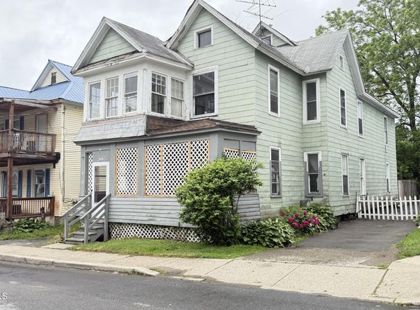 62 Glen Avenue, Amsterdam, NY 12010