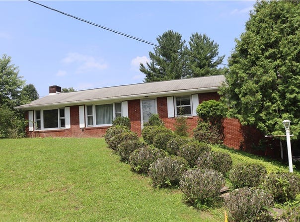 101 Lake Drive, Ligonier Twp, PA 15658