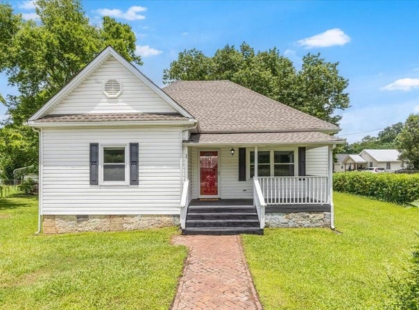 1 W 10th Street, Chickamauga, GA 30707
