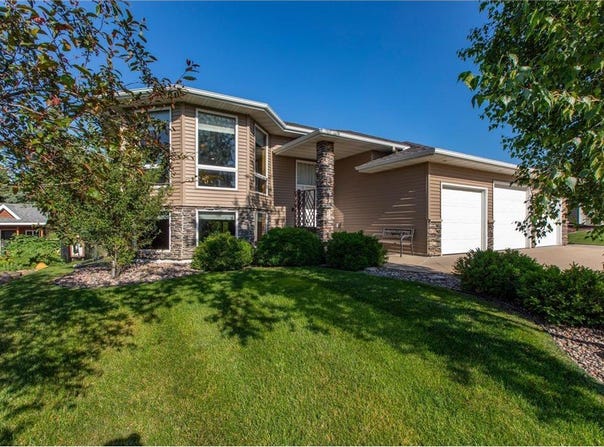 406 13th Avenue NW, Kasson, MN 55944