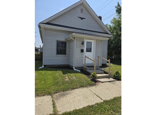 221 W Franklin Street, Hartford City, IN 47348