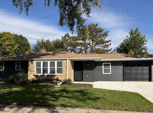 828 N Harmony Drive, Janesville, WI 53545