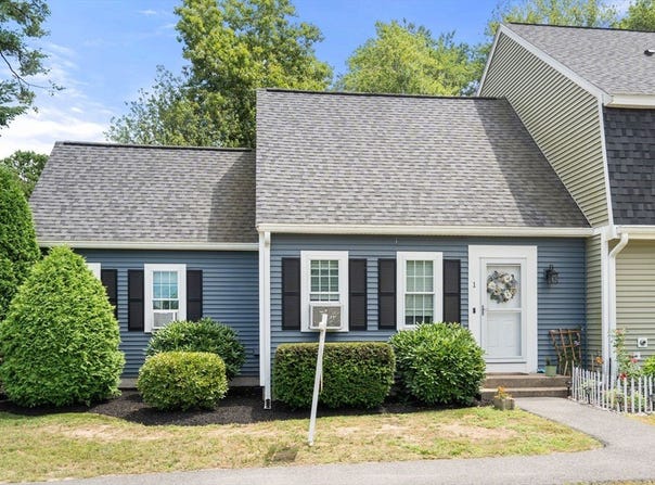 585 Turnpike St, Easton, MA 02375