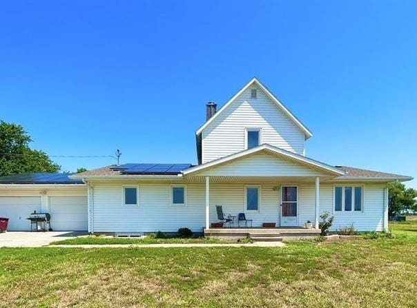 2352 Comanche Rd, Galva, KS 67443