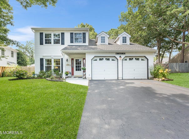 16 Tanglewood Drive, Barnegat, NJ 08005