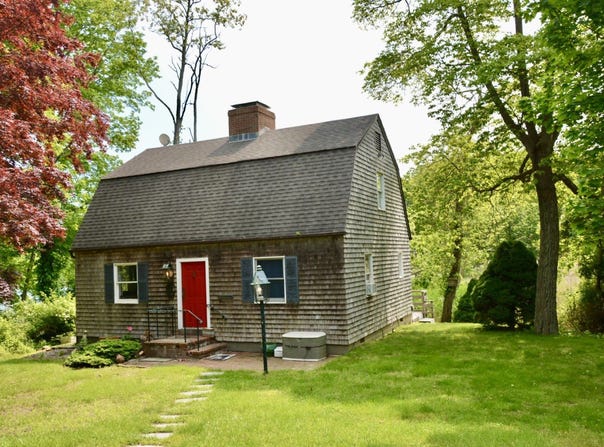 1 Meadow Street, Shelter Island Heights, NY 11965