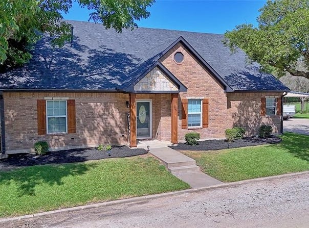 406 N Meigs Street, Saint Jo, TX 76265