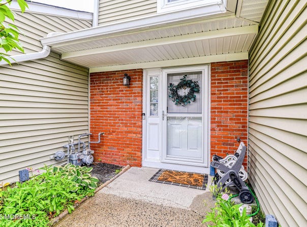 3 Birch Lane, Eatontown, NJ 07724
