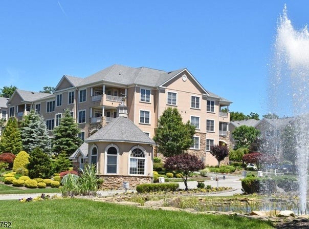 2202 Johnson Dr, Rockaway Twp., NJ 07866-5844