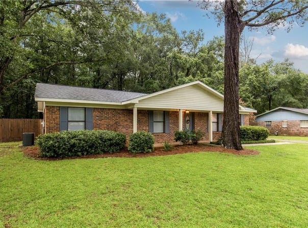 5366 Scanlan Way E, Satsuma, AL 36572